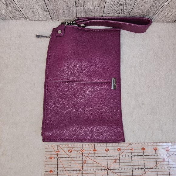 Thirty-One Clutch - Picture 4 of 4